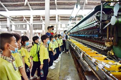 豪車駛?cè)牍彭崗S區(qū)，親子研學(xué)融匯絲路文化——佛山南海絲廠汽車4S店特色親子活動紀(jì)實